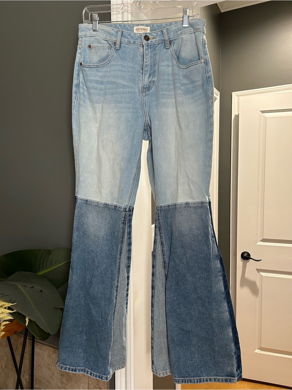 Shyanne Two-Tone Light Blue and Dark Blue Flare Jeans 31w 32 l